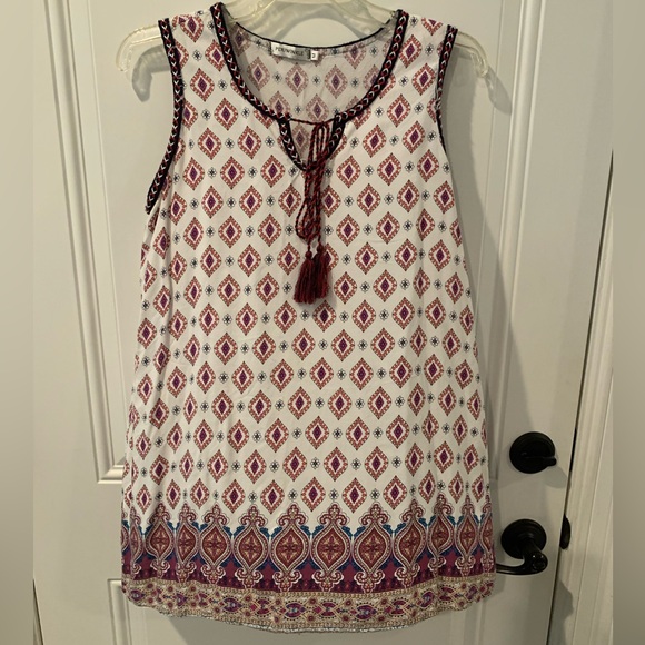 Tops - Sleeveless Patterned Top with Tassel Tie Detail - Size Medium